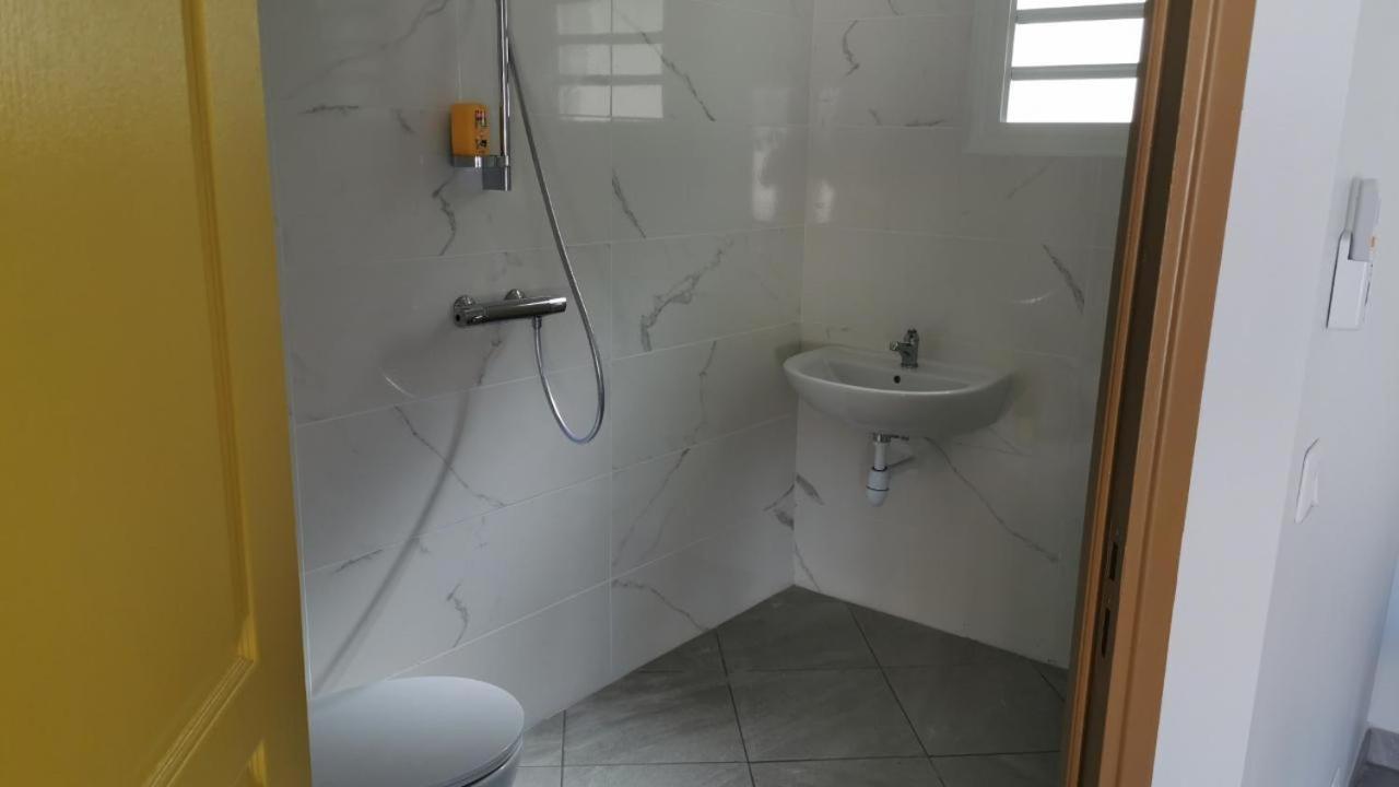 Cap Des Anses Apartment Sainte-Anne Bagian luar foto