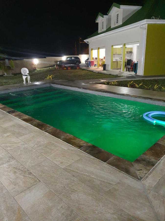 Cap Des Anses Apartment Sainte-Anne Bagian luar foto
