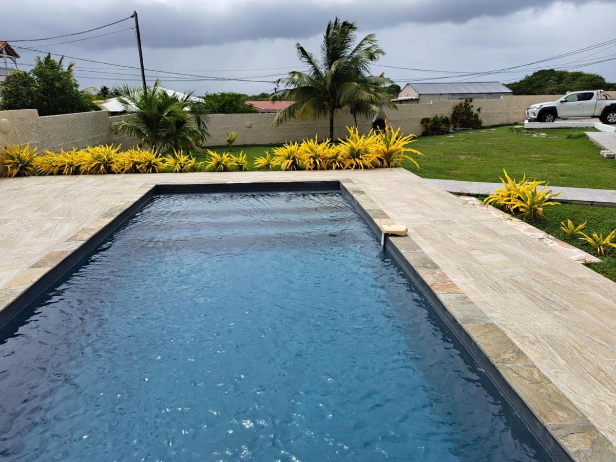 Cap Des Anses Apartment Sainte-Anne Bagian luar foto